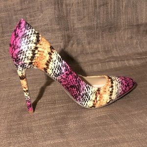 Women’s high heel pumps